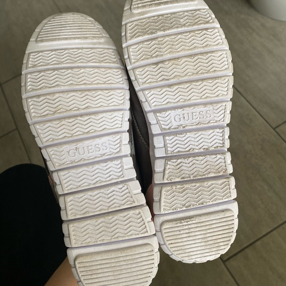 Guess Camo Print Sneakers - Picture 5 of 7